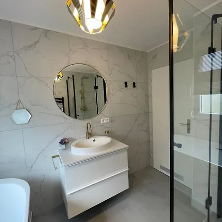 Luxus Apartment Am Fremersberg - Zentral - Mit Klima, Badewanne & Sauna * Baden-Baden