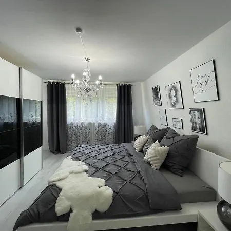 公寓 Luxus Apartment Am Fremersberg - Zentral - Mit Klima, Badewanne & Sauna 巴登-巴登