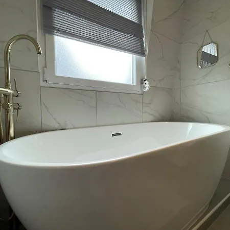 公寓 Luxus Apartment Am Fremersberg - Zentral - Mit Klima, Badewanne & Sauna *